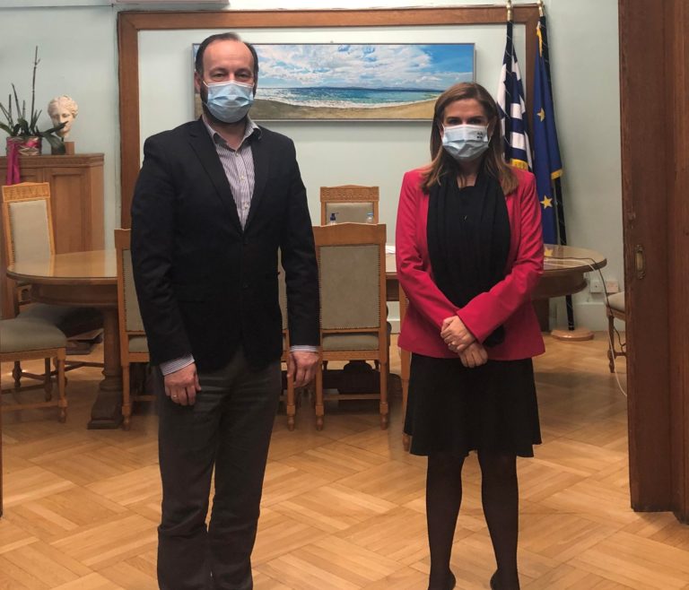 Συνάντηση Δημάρχου Μουζακίου με την Υφ. Υγείας – Στο επίκεντρο το νέο Κέντρο Υγείας