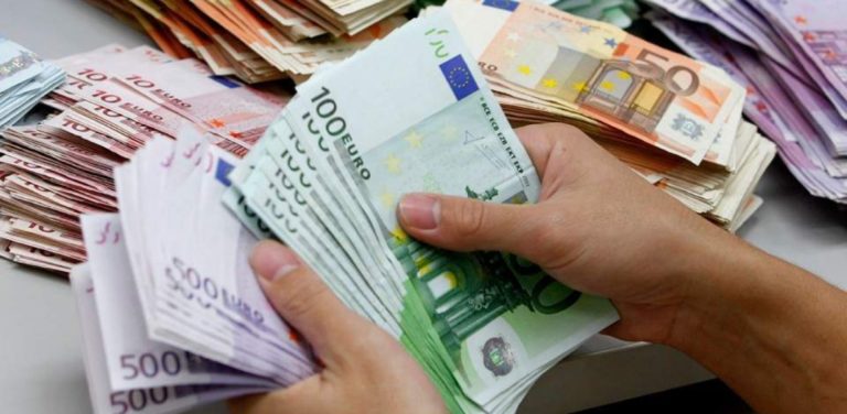 Πληρωμές 2,4 δισεκ. ευρώ σε 4,9 εκατ. δικαιούχους έως το τέλος Φεβρουαρίου