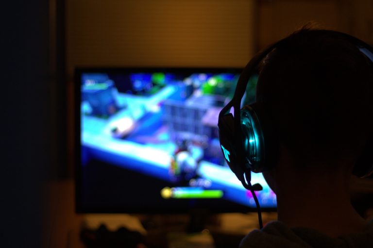 Video games και social media «ασπίδα» για την παιδική κατάθλιψη