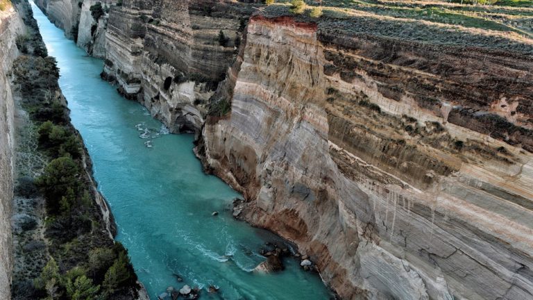 Κόρινθος: Νέα κατολίσθηση στον Ισθμό