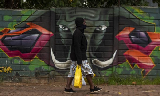 Π.Ο.Υ.: Πιο μεταδοτικός και πιο θανατηφόρος ο μεταλλαγμένος κορονοϊός της Αφρικής
