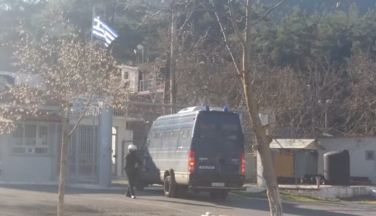 Έφθασε στις φυλακές Τρίπολης ο Δ. Λιγνάδης – Δείτε φωτό