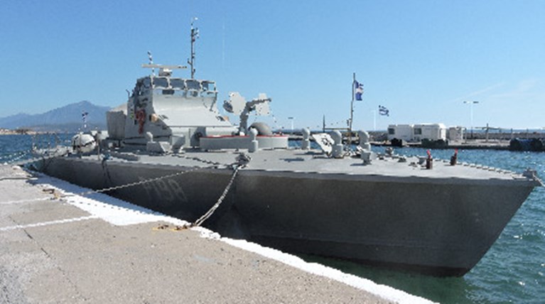 Προσάραξε λόγω κακοκαιρίας περιπολικό του Πολεμικού Ναυτικού στα αβαθή της Σάμου
