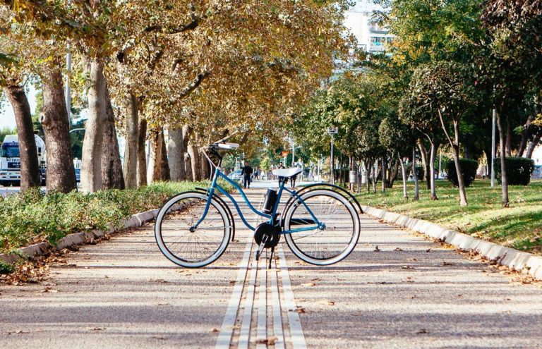Χιλιάδες ηλεκτρικά ποδήλατα στους ελληνικούς δρόμους μέχρι το τέλος του έτους (Video)