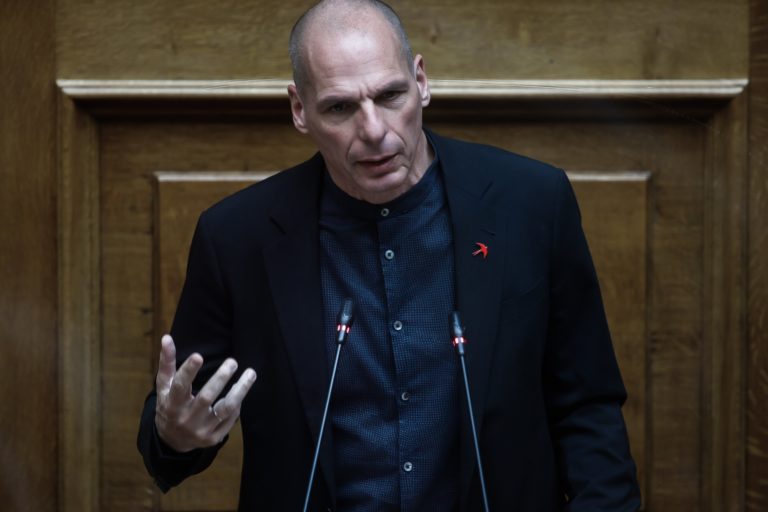 Γ. Βαρουφάκης: Να σταματήσει ο πόλεμος και να αποσυρθούν τα Ρωσικά στρατεύματα