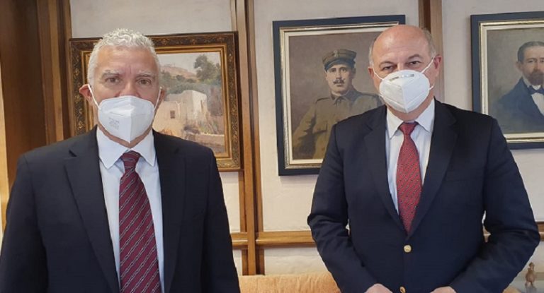 Συνάντηση Βολουδάκη – Τσιάρα για παραχώρηση κτιρίου στο Δήμο Πλατανιά