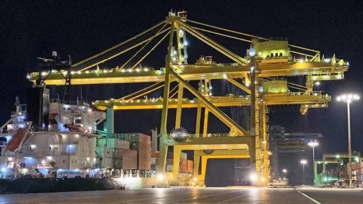 ΟΛΘ: Γερανογέφυρες εξυπηρετούν απευθείας πλοία κύριων γραμμών
