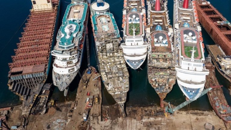 Δράσεις για την ανακύκλωση πλοίων στη χώρα μας ζητεί με επιστολή του το ΕΒΕΠ