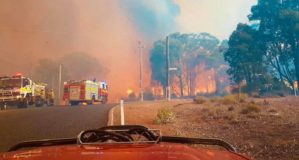 Καταστροφικές πυρκαγιές στη Δυτ. Αυστραλία – Περισσότερα από 30 καμένα σπίτια