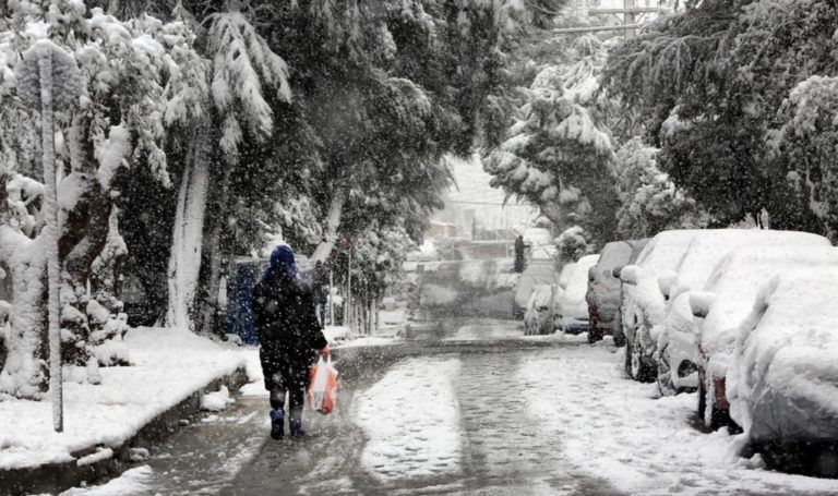 Σύσκεψη για την πλήρη αποκατάσταση ηλεκτροδότησης και υδροδότησης στην Αττική