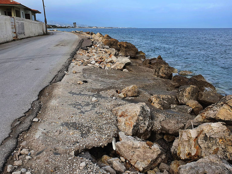 Αρχίζει στο Βραχάτι Κορινθίας το έργο της προστασίας των ακτών