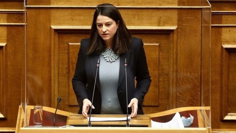 Η Νίκη Κεραμέως επισκέπτεται σχολικές μονάδες της Φλώρινας