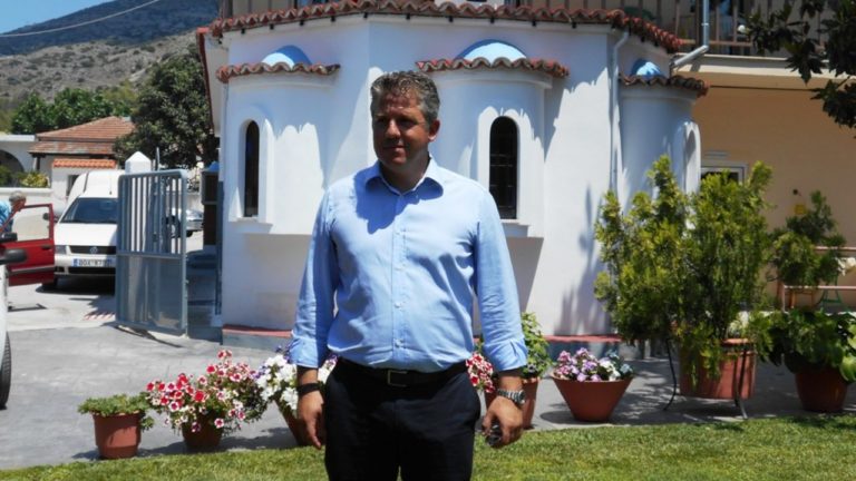 Ευθύνες στον διευθυντή επιρρίπτει ο πρόεδρος του Γηροκομείου για τους εκτός λίστας εμβολιασμούς
