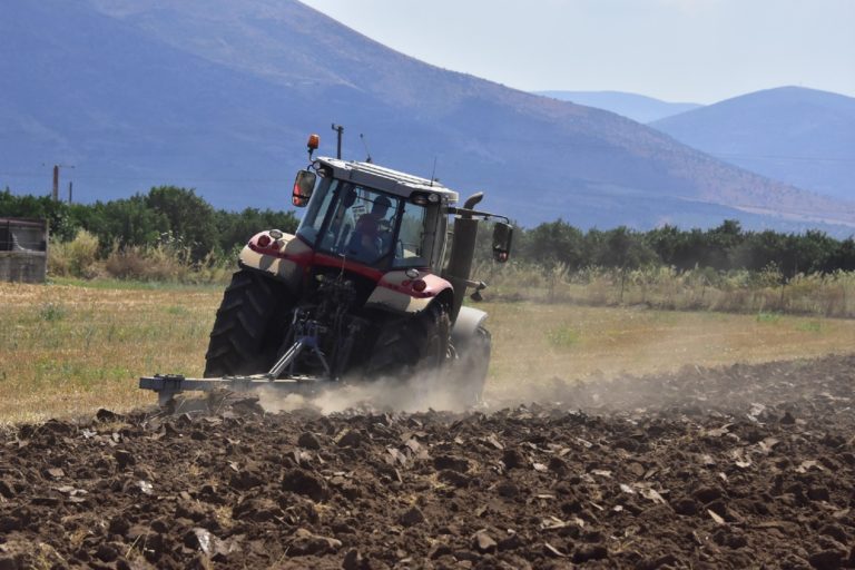 Ερώτηση βουλευτών του ΚΚΕ για προβλήματα των Σερραίων αγροτών