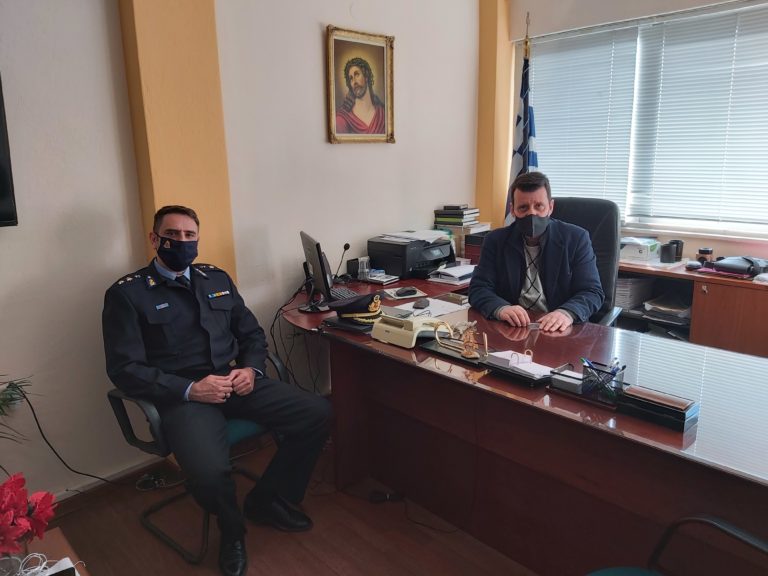 Συνάντηση του νέου διοικητή Πυροσβεστικής Κ. Τσιώλη με τον Διευθυντή Δ.Ε. Καρδίτσας Σ. Παππά