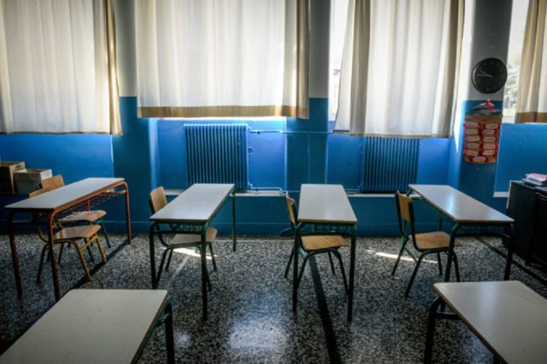 Μήνυση κατέθεσαν γονείς μαθητών στο Ρέθυμνο για τα υποχρεωτικά self test