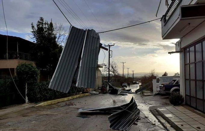 Ανεμοστρόβιλος σάρωσε χωριά στο Δήμο Εμμ. Παππά στις Σέρρες