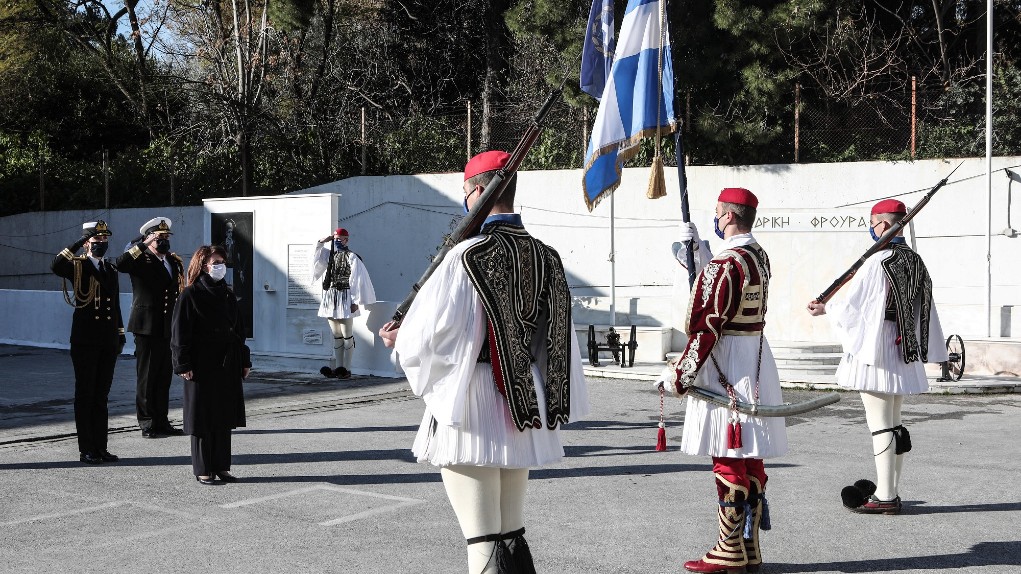 ΠτΔ: Μήνυμα προς τα απόδημα Ελληνόπουλα και ψηφιακή ξενάγησή τους στην Προεδρική φρουρά