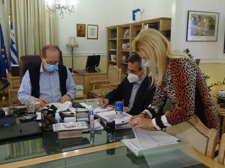 Εργασίες ανακαίνισης στο γήπεδο του Παναρκαδικού