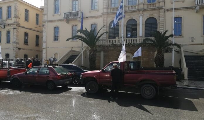 Συμβολική μηχανοκίνητη πορεία αγροτών στα Χανιά