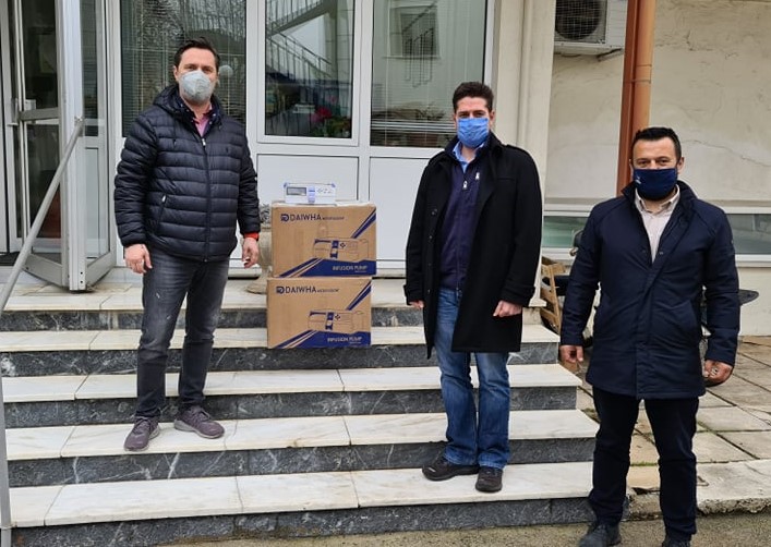 Παραδόθηκαν αντλίες έγχυσης φαρμάκων στο Νοσοκομείο Νάουσας από τον Δήμο