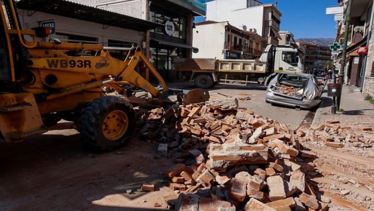 Σεισμός 6,0 R στη Θεσσαλία – Ζημιές σε παλιά σπίτια – Ενεργοποιήθηκε το Γενικό Σχέδιο “Εγκέλαδος” (video)