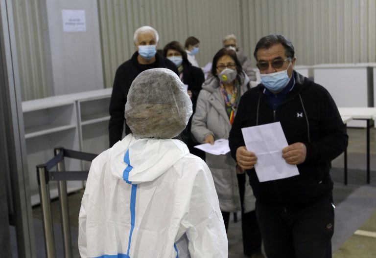 Σερβία: Το βρετανικό στέλεχος μεταδίδεται “με ταχύτητα φωτός”