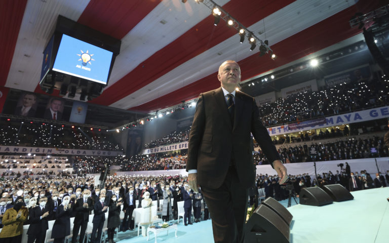 Ερντογάν: Πιο αυστηρά μέτρα ενόψει και του Ραμαζανιού