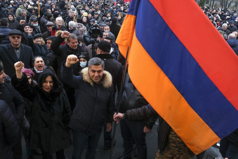 Στο κόκκινο η ένταση στην Αρμενία
