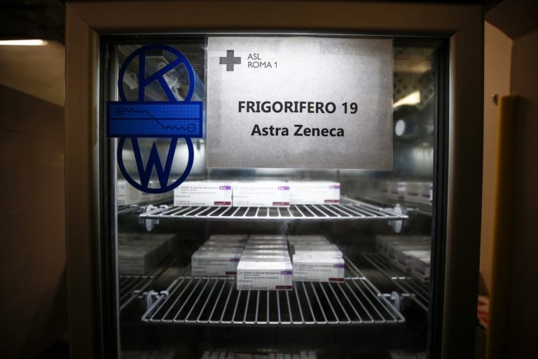 Η Ιταλία μπλόκαρε εξαγωγή εμβολίων της AstraZeneca στην Αυστραλία