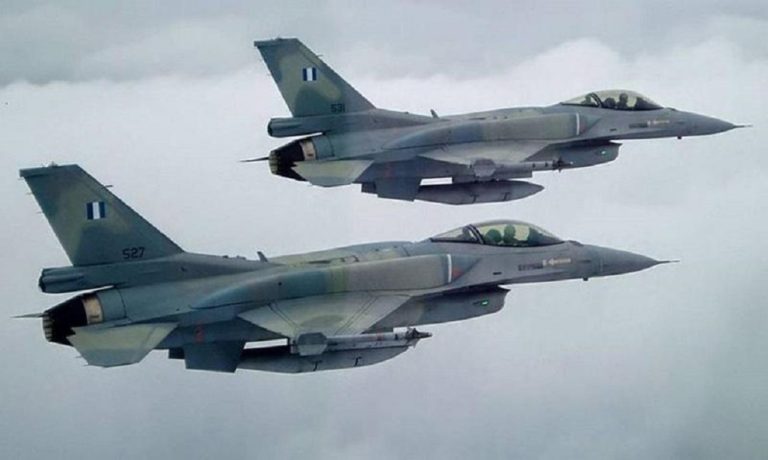 Μαχητικά F-16 πάνω από την πόλη των Ιωαννίνων για την 25η Μαρτίου