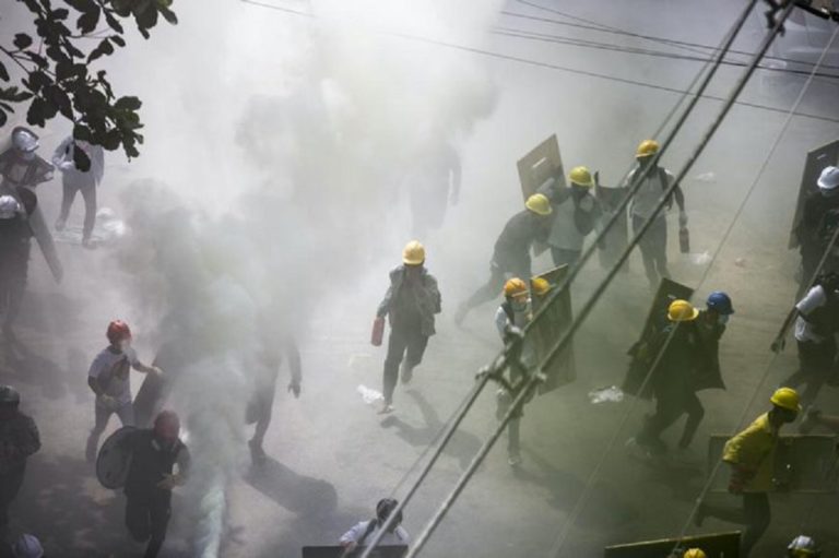Ραγδαία η κλιμάκωση στη Μιανμάρ με δεκάδες νεκρούς