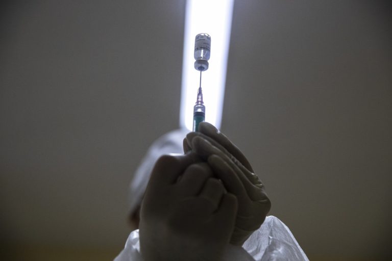 Κλινικές δοκιμές του Sputnik-V σε μικρά παιδιά – Ο Πούτιν θα εγκαινιάσει τη μεγαλύτερη μονάδα παραγωγής του εμβολίου στην Αν. Ευρώπη