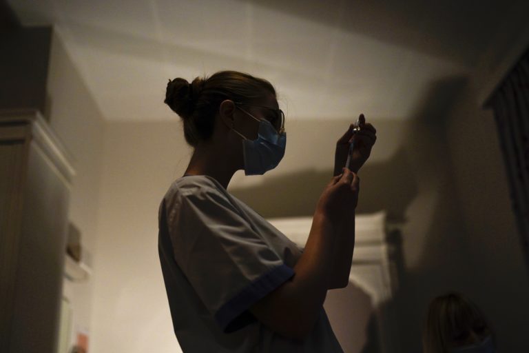 ΕΕ: Τα πιστοποιητικά εμβολιασμού πρέπει “να αποτρέπουν τις διακρίσεις” κατά όσων δεν έχουν εμβολιαστεί