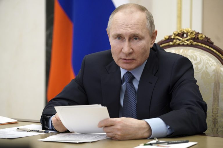 Ο Πούτιν ζητά αυστηροποίηση ελέγχων σε όσους καλούν ανηλίκους σε διαδηλώσεις