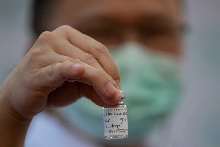 Ανέβαλε και η Ταϊλάνδη τη χορήγηση του εμβολίου της AstraZeneca