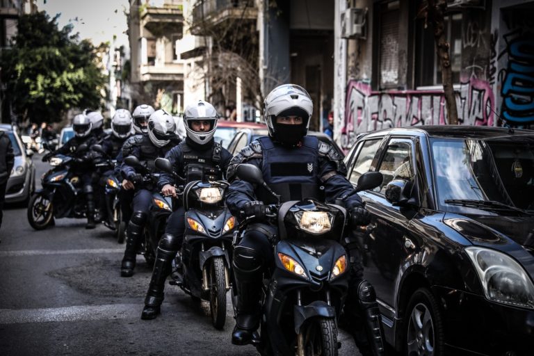 Δύο συλλήψεις από αστυνομικούς της Ομάδας ΔΡΑΣΗ για ληστεία στην Ομόνοια