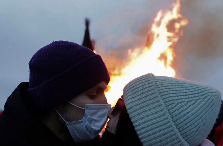 Ρωσία: 395 νεκροί και 10.083 κρούσματα σε μία ημέρα