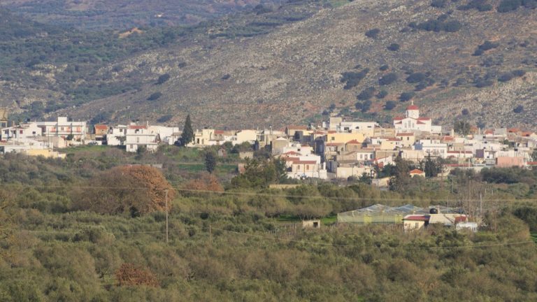 Ηράκλειο: Τρεις νεκροί στην ίδια οικογένεια από κορονοϊό – Ανάμεσά τους ένας ιερέας