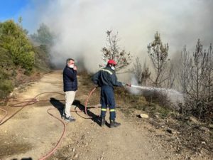 Τρίπολη: Σε ύφεση η πυρκαγιά στο Κεραστάσι Αρκαδίας