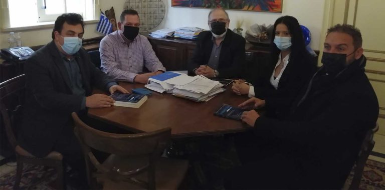 Δήμος Πύργου: Δωρεά βιβλίων – βοηθημάτων από την ΚΟΙΝΣΕΠ “Ηλίανθος”