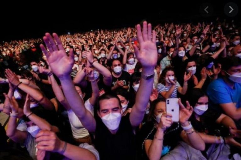 Βαρκελώνη: Συναυλία με 5.000 άτομα – Tεστ και μάσκα στην τιμή του εισιτηρίου