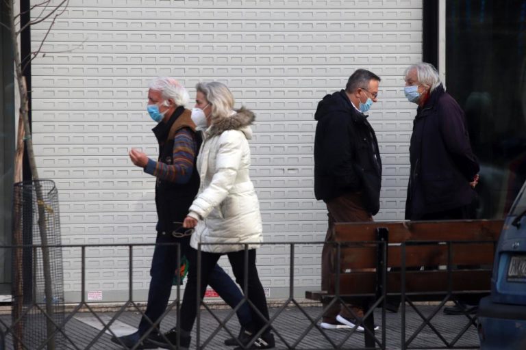Ανεβάζει τους τόνους η αντιπολίτευση στο θέμα της πανδημίας