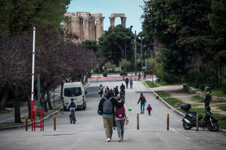 Τηλεκπαίδευση έως 29/3 στα σχολεία, 8 νέες περιοχές στο «βαθύ κόκκινο»