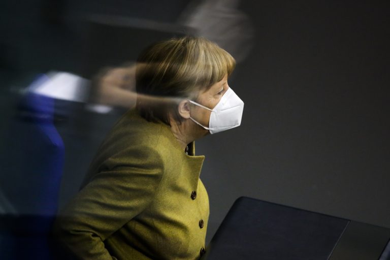 Γερμανία: Σκάνδαλο με μάσκες κορονοϊού σκιάζει το κυβερνών κόμμα CDU