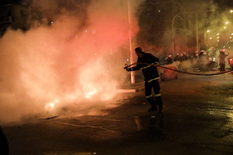 Ν. Σμύρνη: Στο φως διάλογοι μέσω κινητών με κάποιους από τους κατηγορούμενους για τα επεισόδια