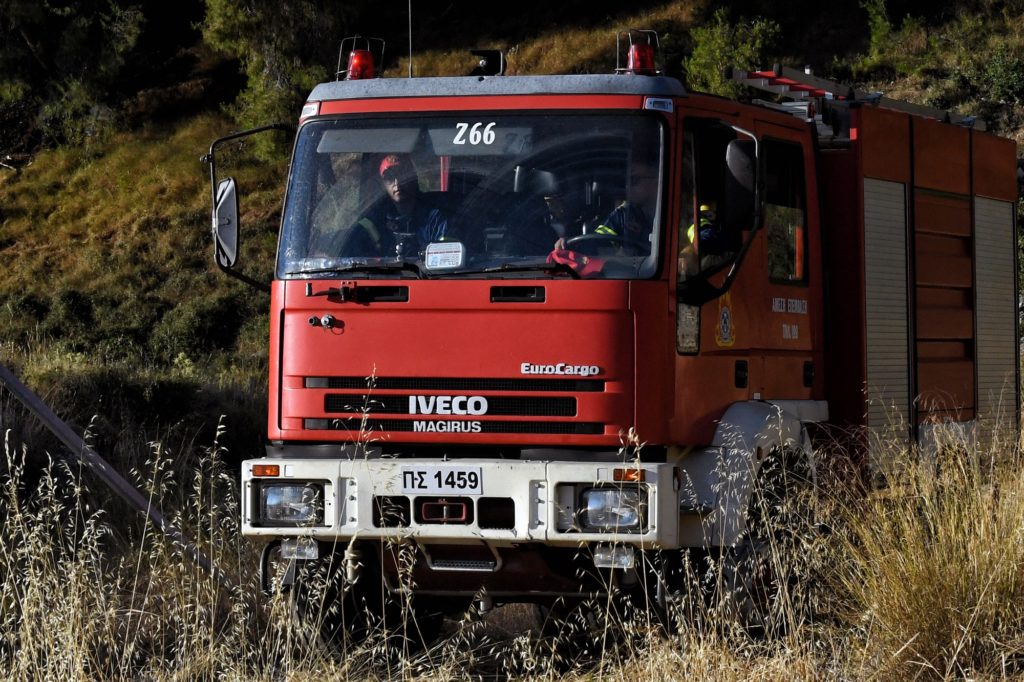 Αττική: Φωτιά σε δασική έκταση στη Βραυρώνα – Μεγάλη κινητοποίηση της Πυροσβεστικής