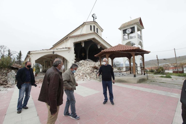 Στα σεισμόπληκτα χωριά του Δ. Λαρισαίων ο δήμαρχος Απ. Καλογιάννης