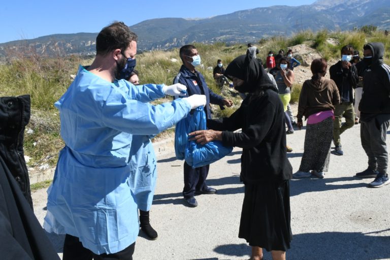 Παρέμβαση του Δήμου Πατρέων στους Ρομά στον Ρηγανόκαμπο