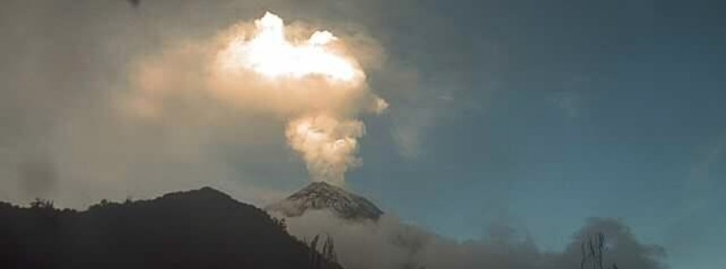 Ισημερινός: Νέφη τέφρας που εκλύεται από το ηφαίστειο Σανγκάι πλήττουν πέντε επαρχίες